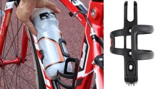 右・左利きの両方に対応する左右非対称「マルチユースボトルケージ」発売