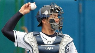 西武逆転で連勝　炭谷「何とかつなごうと」2打点、秋山の驚愕バックホームも