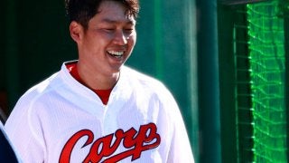 「センスと努力」-2000安打の“先輩”、広島新井が巨人阿部に贈った言葉