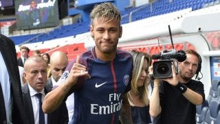 “290億円の男”ネイマール、2G2Aの活躍でパリSGは開幕3連勝