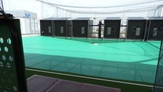スポーツオーソリティの屋上にバッティングセンターが誕生…子供向け野球教室を実施