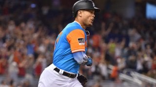 スタントンが今季50号アーチ、イチロー＆田澤出場なしもマーリンズ4連勝