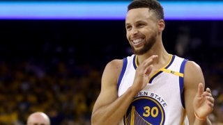 ステフィン・カリー、パリ訪問でネイマールと対面「僕も彼も試合を楽しんでいる」