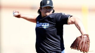 ハム栗山監督が阪神移籍のメンドーサに太鼓判「阪神の力に間違いなくなる」