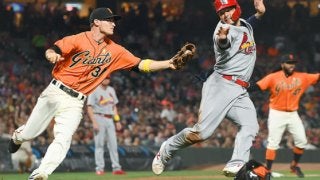 名捕手モリーナ「僕は捕まえらないよ作戦」!?　“珍走塁”も無念の結末