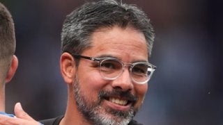 プレミア初昇格で３位。選手がファンと一緒に食堂の行列に並ぶクラブ