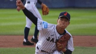 異国のマウンドで冴えた直球　好投の三浦、中村とのコンビも「違いはない」