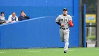 初めも終わりも緊急登板、同学年コーチが振り返る井口資仁との不思議な縁