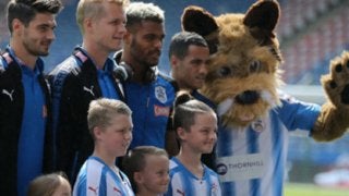 プレミアで最安値のチケット。誰もがハダースフィールドを愛している