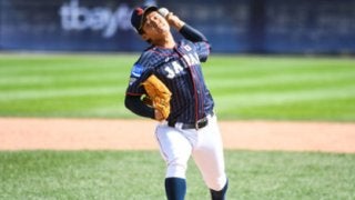 外国人がクルクル三振。侍ジャパン・ 田浦文丸の魔球に世界がたまげた