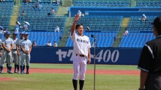選手宣誓でハプニングも立教大が開幕戦快勝。緊急出場の松崎健造が決勝打。東大・宮台康平は2回1失点【東京六大学野球】