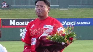 岩村明憲、引退試合で2安打＆PO進出「自分は本当に幸せな男だと思います」