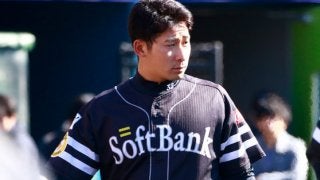 昇格後初打席、初球をV弾　塚田の一発に見るホークス選手層の厚さ