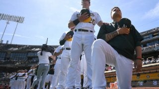 「僕らはみんな平等であるべき」米で広がる国歌斉唱膝つき抗議がMLBにも