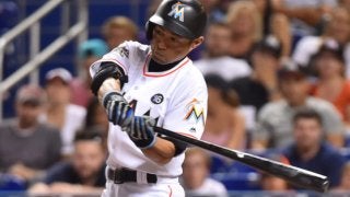 イチロー代打で遊飛、田澤はわずか2球で併殺救援、チームは6-5で逆転勝利