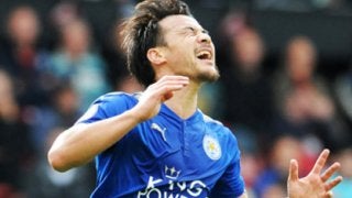 決定機で外し、悔しがる岡崎慎司。代表ウィークは「休養」でリセット