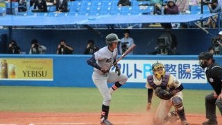 陸の王者の四番・岩見4試合連続アーチ！柳町3打点！慶大が延長戦の末に明大を下す！【東京六大学野球】