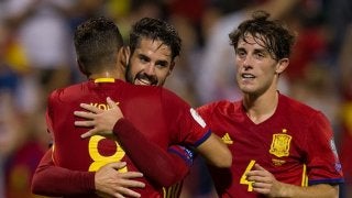 スペインが3発完勝、W杯11大会連続の出場を決める
