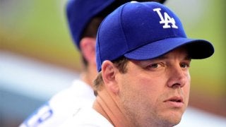 PO早期降板の先発投手が手作りプラカードで応援、ファン「プライスレス」