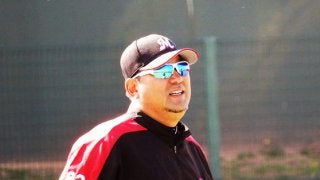 ロッテ伊東監督、教え子の巨人片岡の訪問に感激「次の人生も彼なら大丈夫」