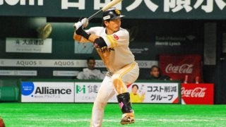 紅白戦でホームランのホークス松田、無観客でもスタンドへ「熱男～！」