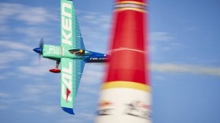 室屋義秀、レッドブル・エアレース・ワールドシリーズチャンピオン獲得