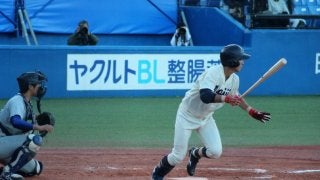 竹村が決勝打！明大が東大・宮台の攻略に成功して優勝に前進！【東京六大学野球】