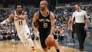 スパーズに朗報、昨シーズンのプレーオフで大ケガを負ったトニー・パーカーがコンタクト有りの練習を再開