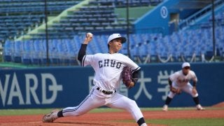 最速152キロのストレートやシンカーが武器のドラフト上位候補右腕　鍬原 拓也（中央大）