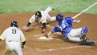 リプレー検証でセーフ！福岡ソフトバンクが本拠地で連勝スタート！