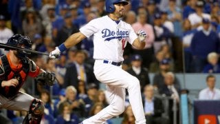 【MLBプレーオフ】ドジャース反撃の狼煙になるか…6回に代打イーシア適時打で1点を返す