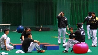 今年も開講、工藤塾　ホークス指揮官自ら体力強化の意味を“塾生”に講義