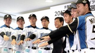 清宮の晴れ姿に栗山監督も惚れ惚れ「このユニホームを着るために生まれてきた」