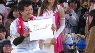 鷹ファンフェスに“画伯”現る…GG賞コンビ松田＆甲斐の“絵心”にファン騒然