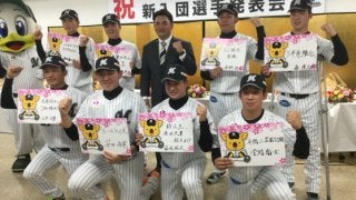 ロッテ新入団選手発表、重光オーナー代行「2、3年後に優勝できるチームを」