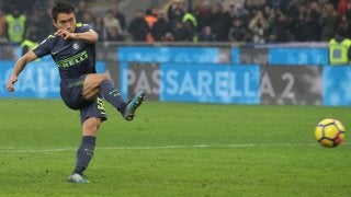 長友佑都、妻・平愛梨へのバースデー弾にドヤ顔