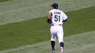 【MLB】イチローは「生ける伝説」　驚愕のフェンスよじ登りキャッチに改めて脚光