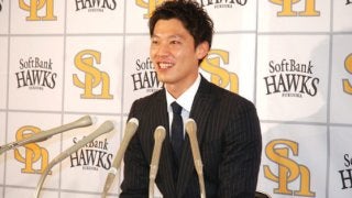 ホークス岩嵜も1億超え！　倍増超1.3億で更改、鷹の“億選手”は今季超16人に