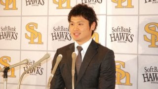 ホークス中田、1000万円減の8500万円で新たに単年契約「先発をもぎ取る」