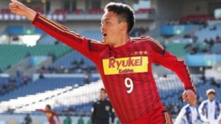 頂上決戦。高校生なのに「大人びた」サッカーの流経大柏はミスがない