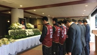 楽天ドラ1近藤らが新人合同自主トレ　練習前に故星野仙一氏に黙祷と献花