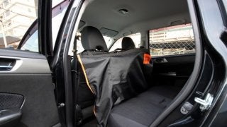 自転車をクルマの後部座席に積み込める輪行バッグ「セダンモ車載」発売