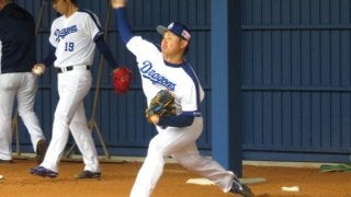 中日ドラ1右腕・鈴木が初日からブルペンで51球「納得いくボールがいった」