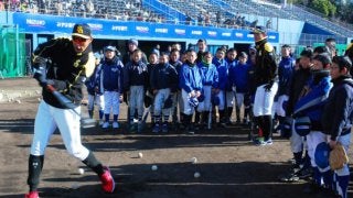 ホークスが野球教室　柳田先生は自己流指導「リラックスしてバーンと打つ」