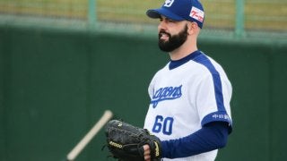 中日の新外国人投手が密かに感謝!?　マルチな才能を持つブルペン捕手