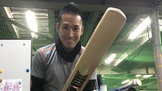 クリケット挑戦の木村昇吾、広島の元同僚からのサプライズプレゼントに感激