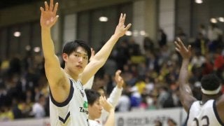 加入時の気負いもなくなり本領発揮、密着マークで琉球の堅守に貢献する須田侑太郎