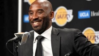 コービーは大物フリーエージェントの勧誘に消極的「レイカーズにその必要はない」