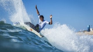 五十嵐カノアが日本人初のWSLチャンプオンツアーサーファーとなることを正式発表