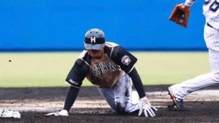 ハム清宮が2戦連続代打、四球で初出塁　続く打者が安打も…二塁手前で転倒